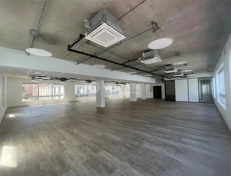 Office in Saint-Ouen-sur-Seine to rent - Interior Photo - Image 2 of 10