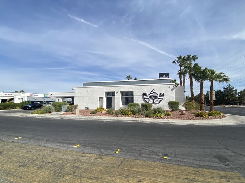 5920 W Flamingo Rd, Las Vegas, NV for rent - Building Photo - Image 3 of 5