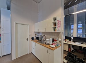 261B Ubit B, London to rent Interior Photo- Image 2 of 6