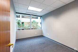 2400 E Commercial Blvd, Fort Lauderdale, FL for rent Interior Photo- Image 2 of 7