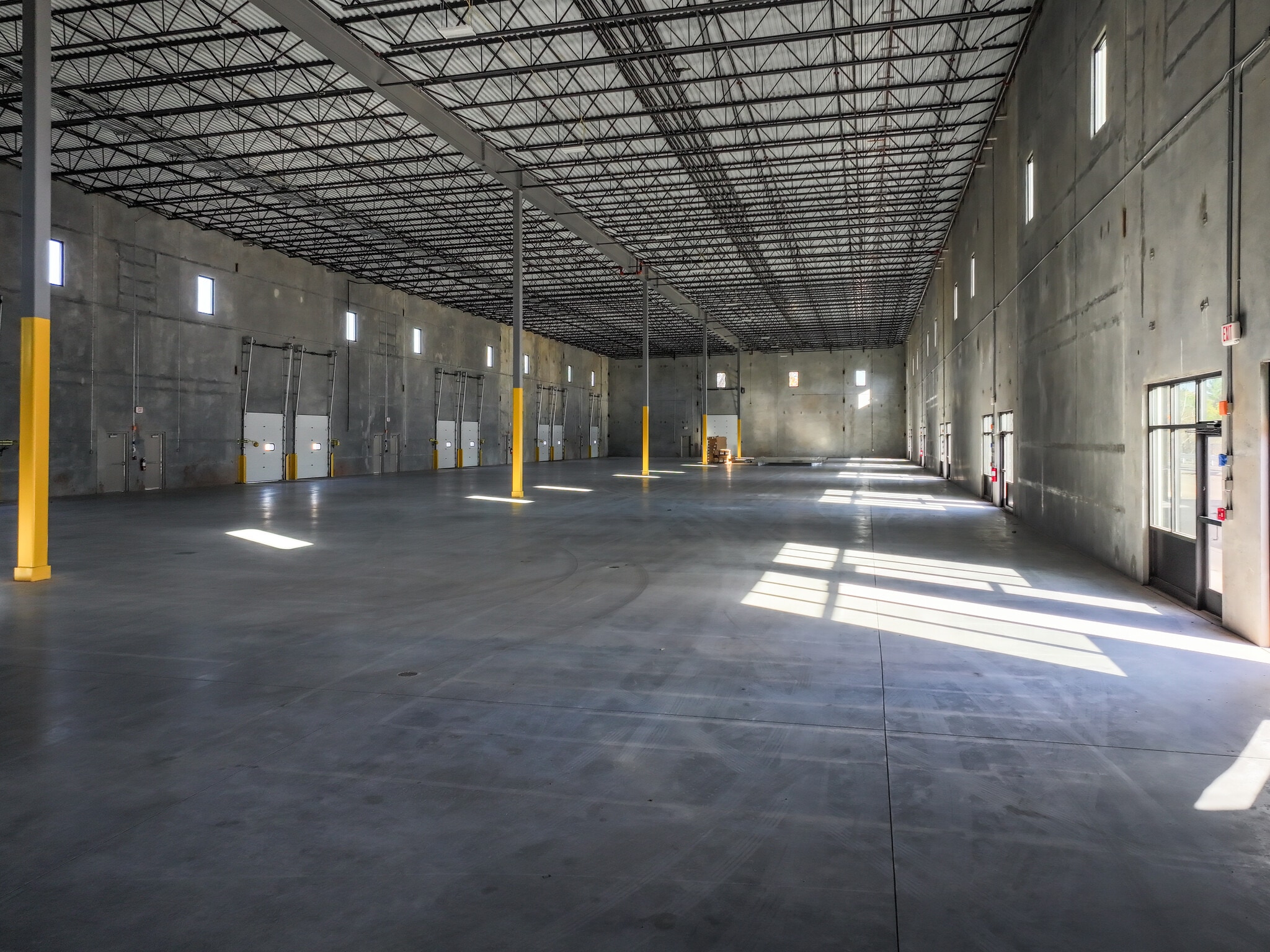 1 Barbiche Dr, Flemington, NJ to rent Interior Photo- Image 1 of 2