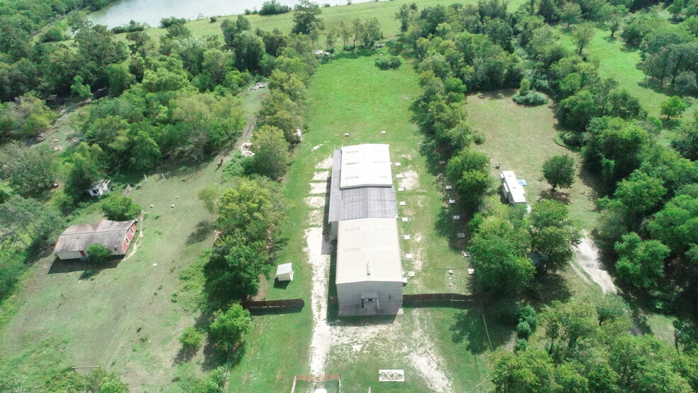 424 County Road 603, Dayton, TX for sale - Building Photo - Image 2 of 5