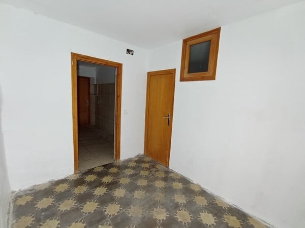 Tona, BAR 08551 - Unit 01 -  - Interior Photo - Image 1 of 7
