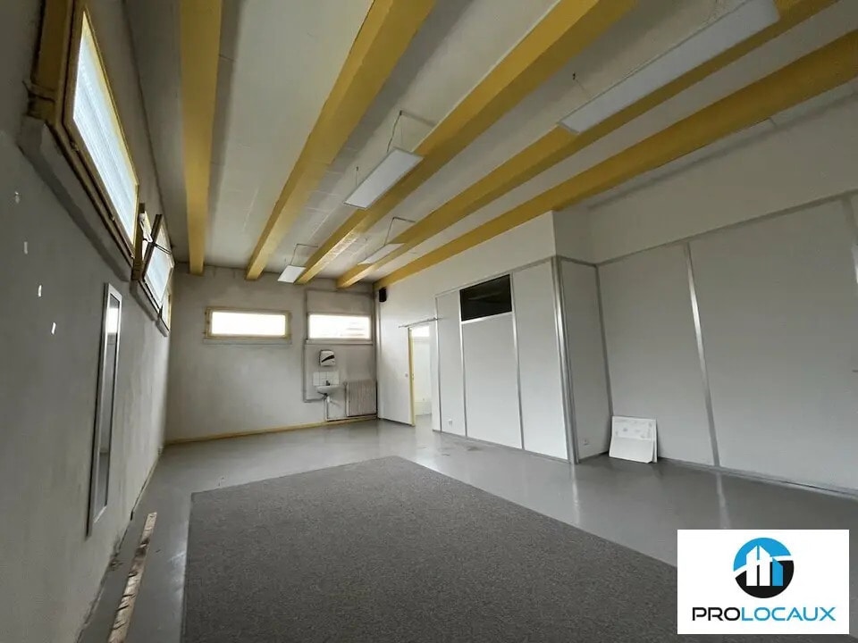 Location Bureaux 205 m² - Photo 1