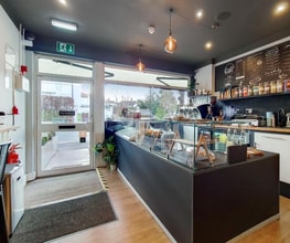 23 Manor Rd, Wallington to rent Interior Photo- Image 2 of 9