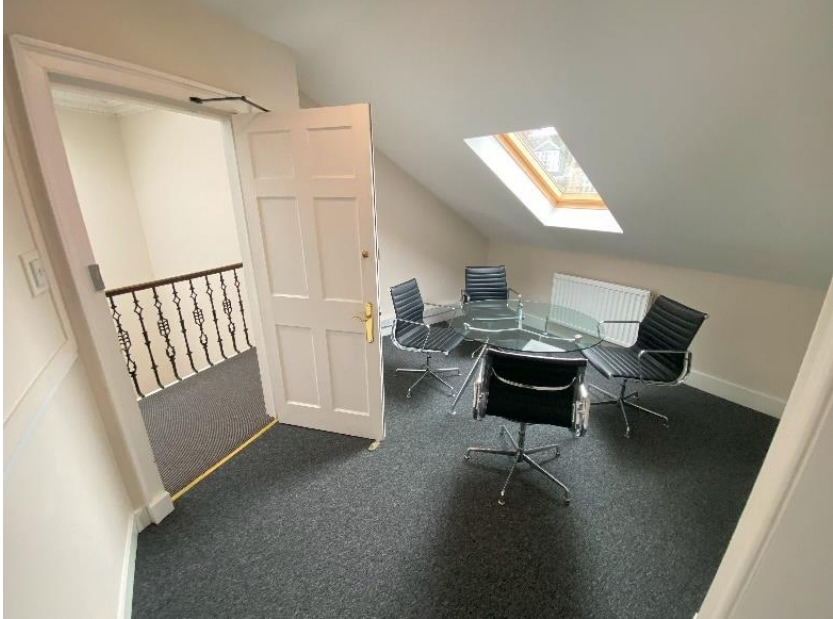 2 Coates Cres, Edinburgh to rent Interior Photo- Image 1 of 3