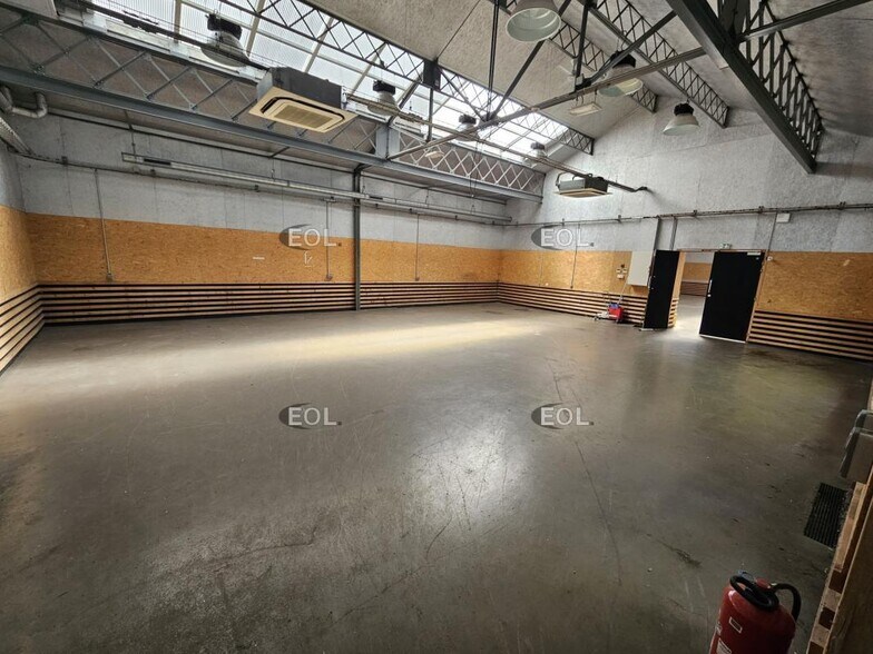 Light Industrial in Ivry-sur-Seine to rent - Interior Photo - Image 2 of 11