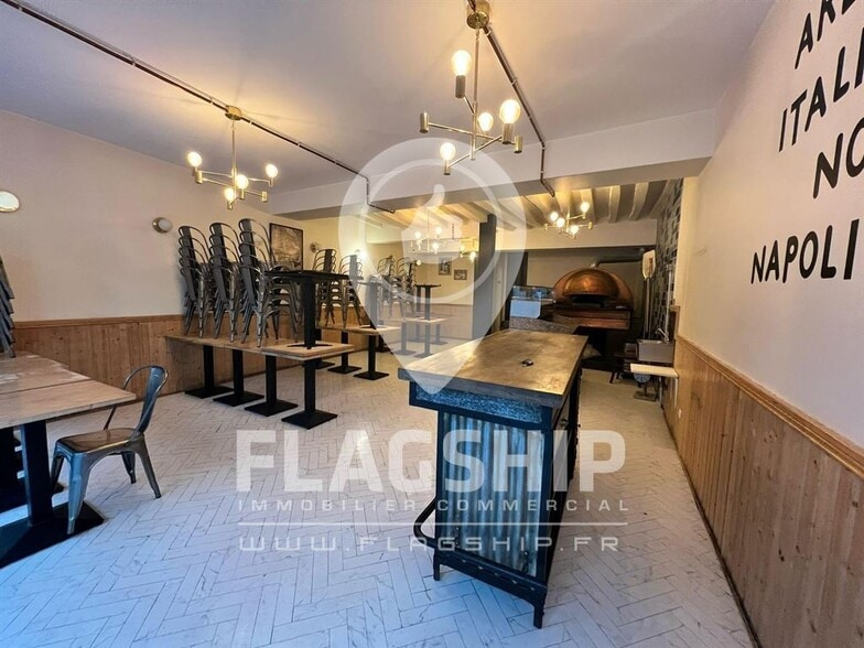 Retail in Paris to rent - Building Photo - Image 2 of 7