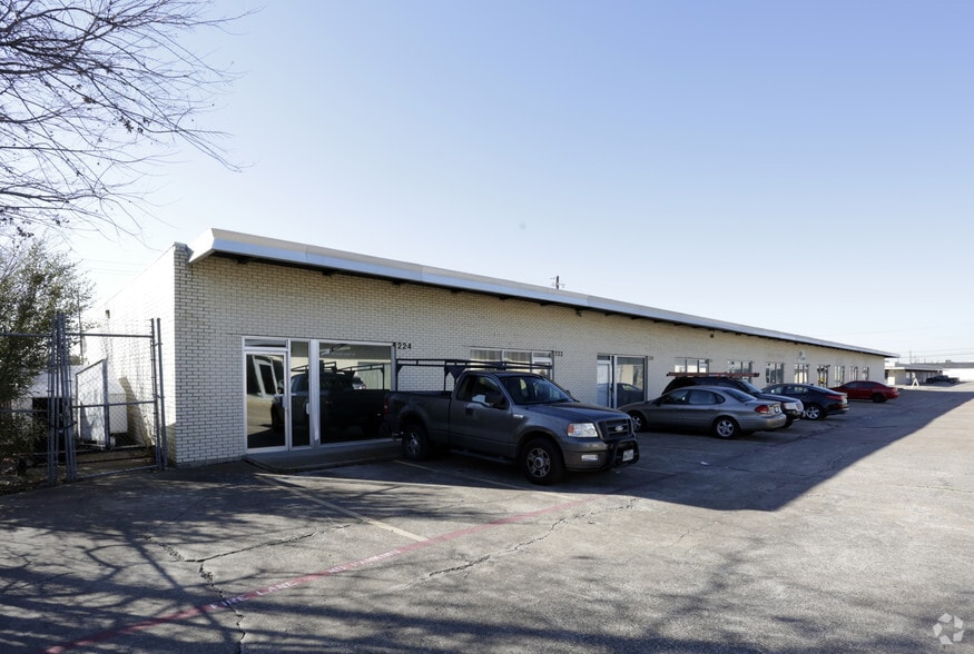 9990 Monroe Dr, Dallas, TX to rent - Building Photo - Image 2 of 2