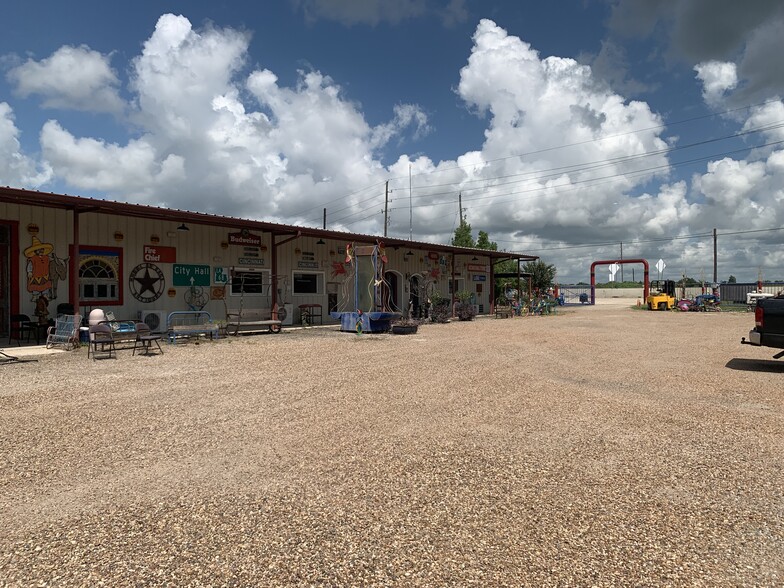 4329 SE I 10 Frontage Rd, Sealy, TX for sale - Building Photo - Image 2 of 5