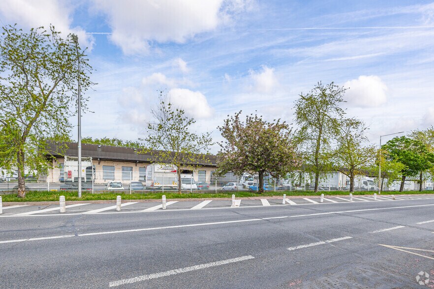 49 Route Principale Du Port, Gennevilliers to rent - Building Photo - Image 2 of 3