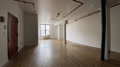 333 Scholes St, Brooklyn, NY for rent Building Photo- Image 2 of 6