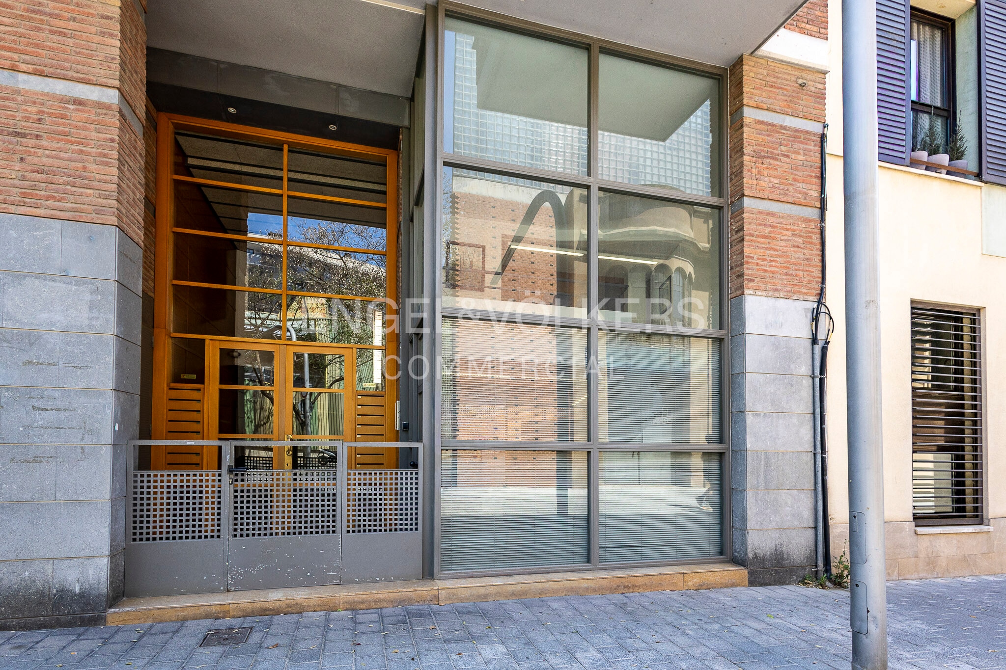 Office / Retail in Barcelona, Barcelona to rent Primary Photo- Image 1 of 2