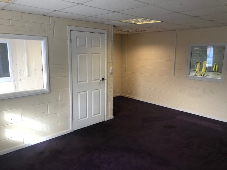 Ty Coch Way, Cwmbran to rent - Building Photo - Image 3 of 6