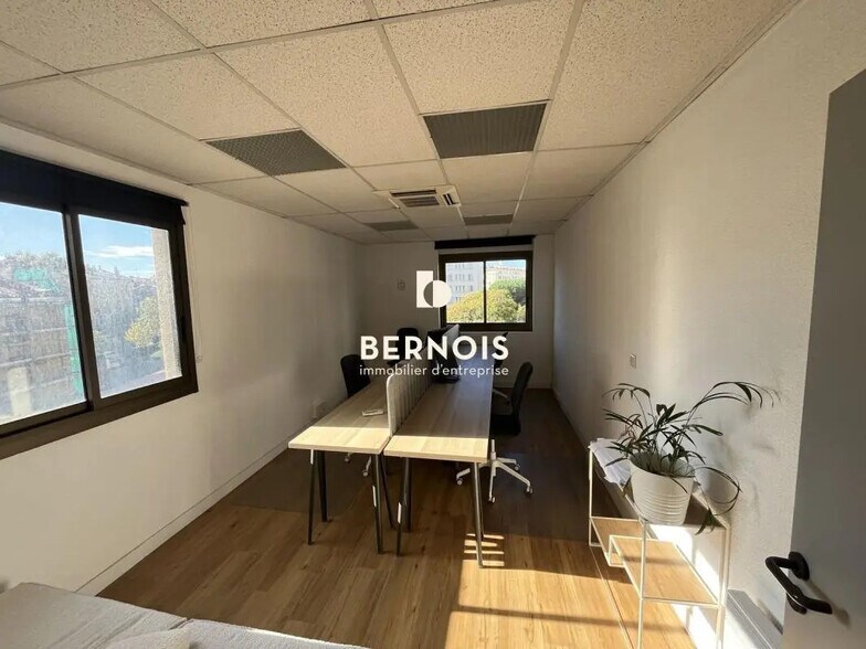 Office in Toulon to rent - Interior Photo - Image 2 of 4