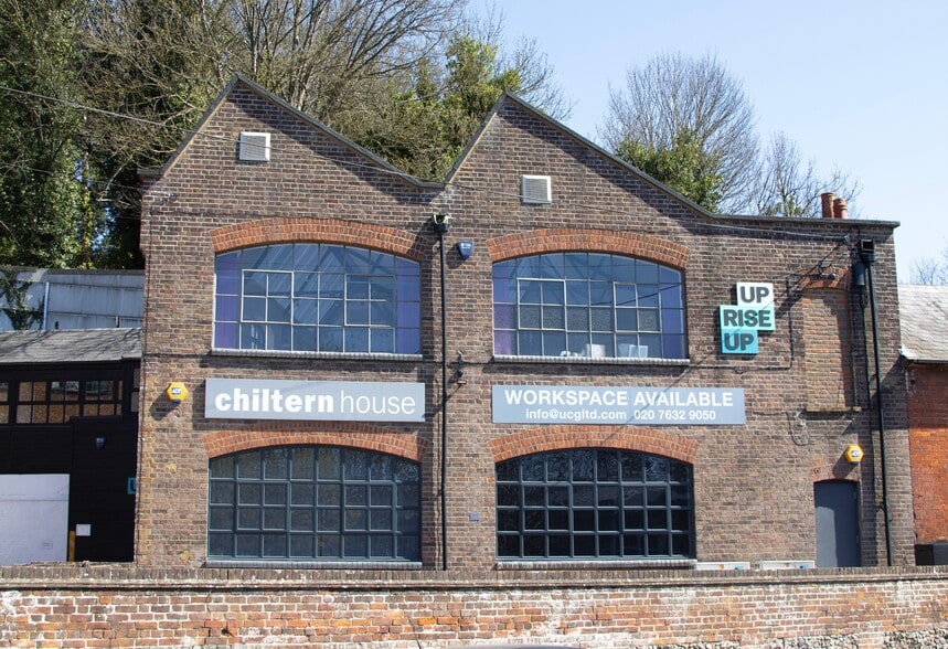 Waterside, Chesham for sale - Primary Photo - Image 1 of 1