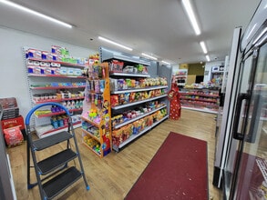 854 Chester Rd, Manchester to rent Interior Photo- Image 2 of 4
