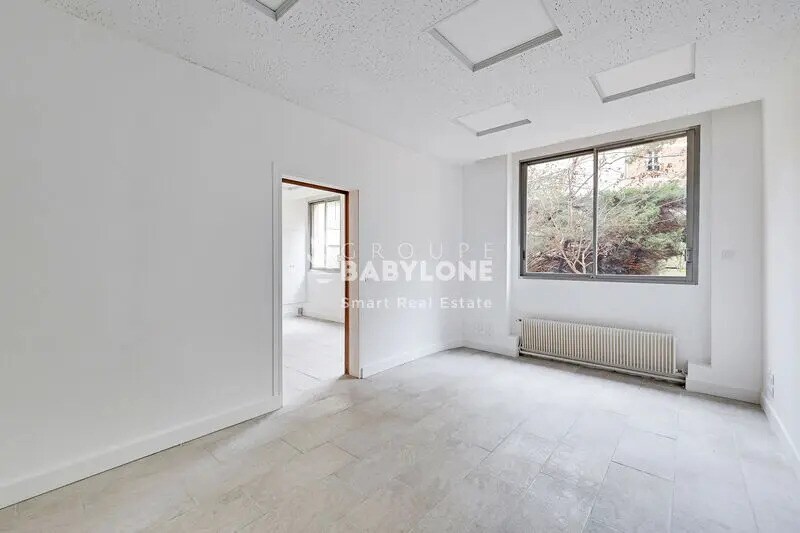 Office in Neuilly-sur-Seine to rent - Interior Photo - Image 3 of 12