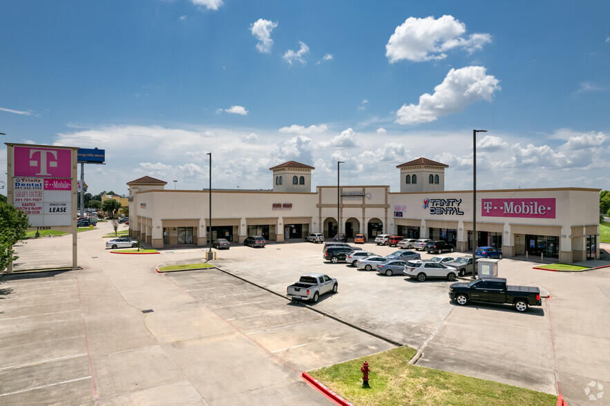 11939 Eastex Fwy, Houston, TX for rent - Primary Photo - Image 1 of 4