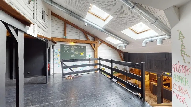 Retail in Nantes for sale - Interior Photo - Image 2 of 16