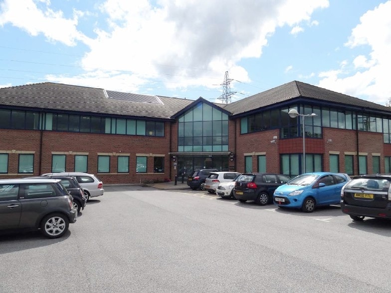 St Davids Park, Deeside to rent - Building Photo - Image 3 of 4