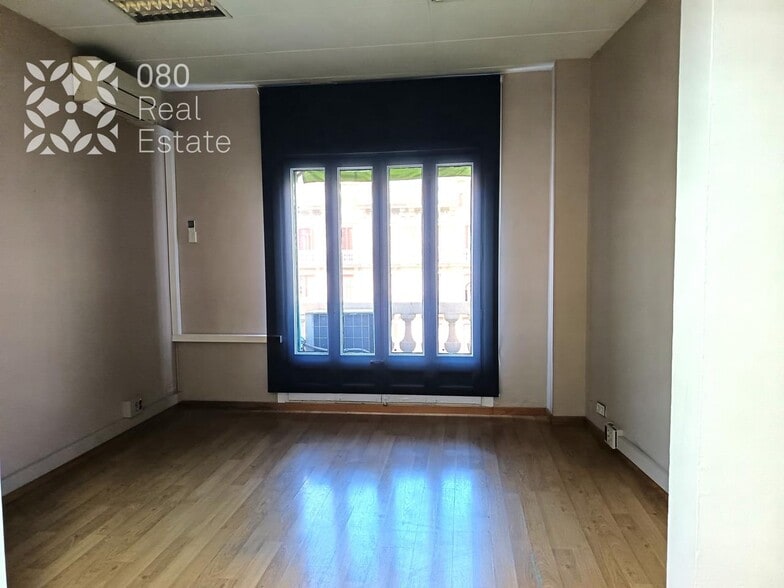 Office in Barcelona, Barcelona to rent - Interior Photo - Image 3 of 3