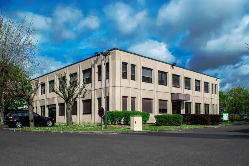 18 Boulevard De La Paix, Cergy to rent Building Photo- Image 1 of 15
