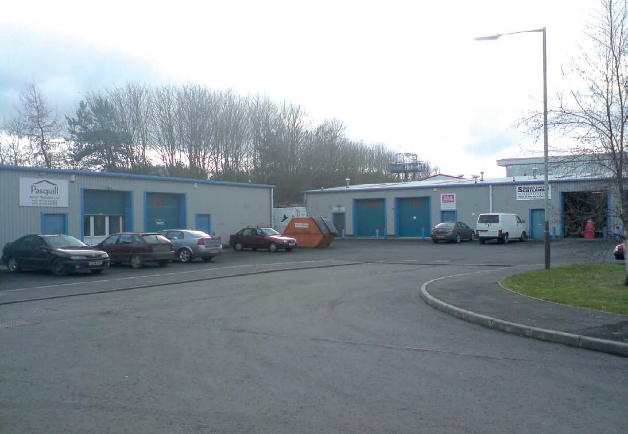 Inveralmond Grove, Perth to rent Building Photo- Image 1 of 3