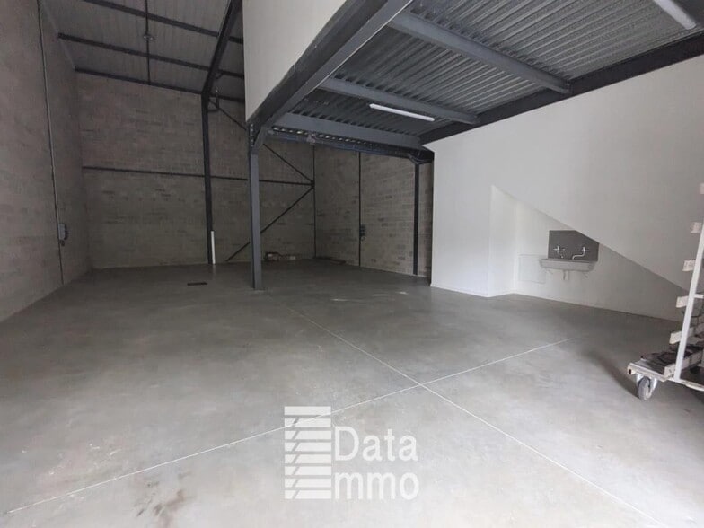 32 Rue Alexandre Volta, Meaux to rent - Building Photo - Image 1 of 10