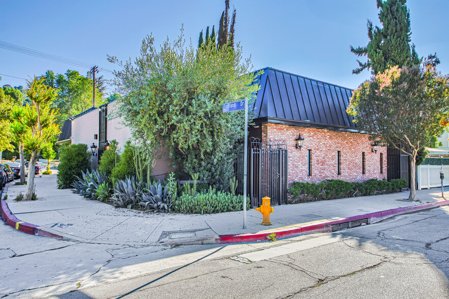 10800 Ventura Blvd, Studio City, CA for rent - Building Photo - Image 2 of 31