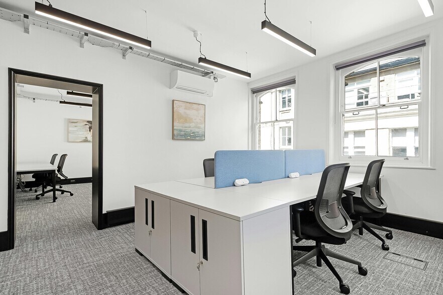 15-17 Heddon St, London to rent - Building Photo - Image 3 of 14