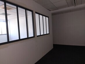 Avenue De L'Universite, La Valette-du-Var to rent Interior Photo- Image 2 of 2