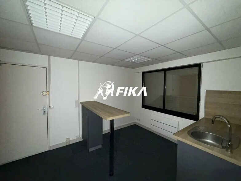 Office in Bordeaux to rent - Interior Photo - Image 3 of 5