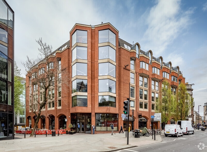 2-10 Albert Sq, Manchester for sale - Primary Photo - Image 1 of 1
