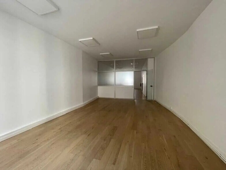 Office in Lyon to rent - Interior Photo - Image 1 of 5