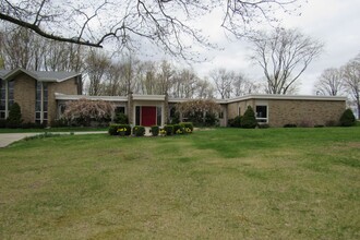 2405 Crompond Rd, Yorktown Heights, NY for sale Primary Photo- Image 1 of 1