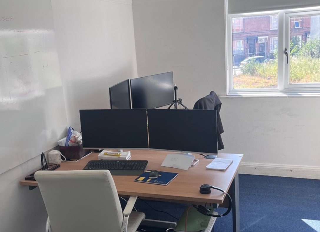 10 Bradgate Rd, Anstey to rent Interior Photo- Image 1 of 2