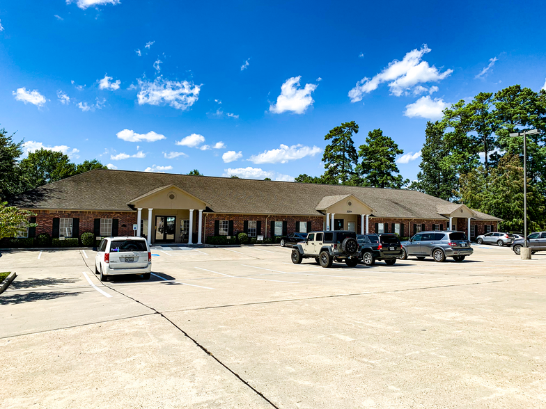 2245 N Loop 336 W, Conroe, TX for rent - Building Photo - Image 1 of 2