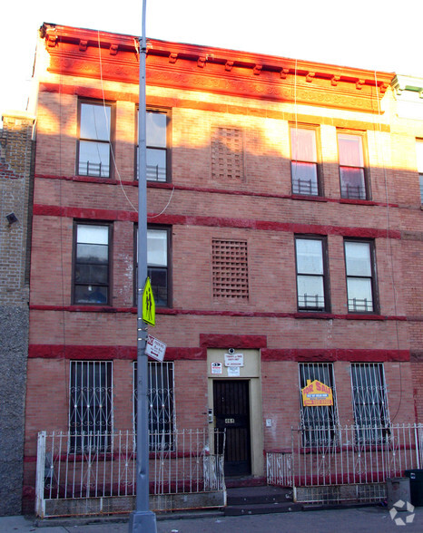 468 Ralph Ave, Brooklyn, NY for sale - Primary Photo - Image 1 of 1