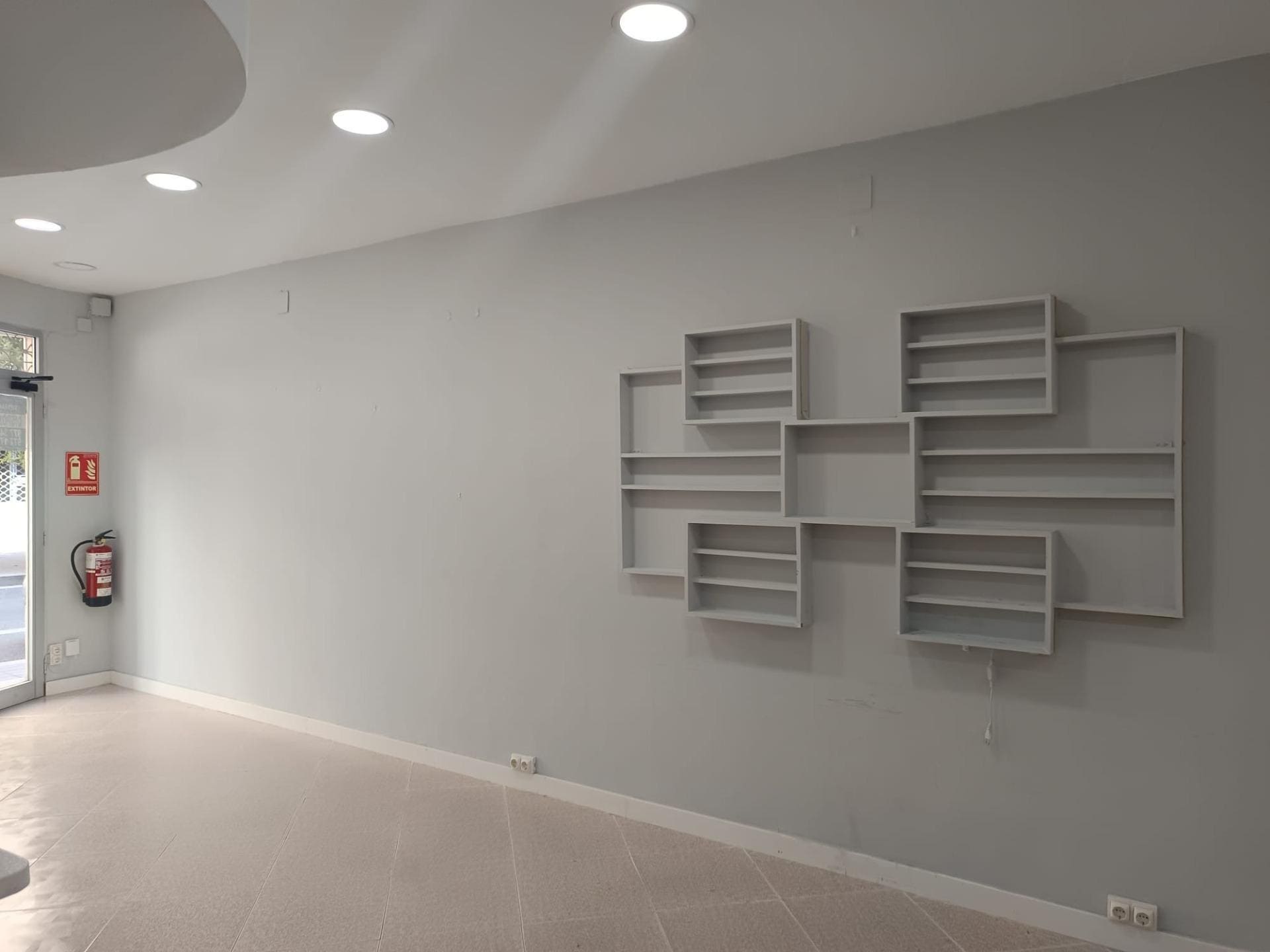 Retail in Reus, Tarragona to rent Interior Photo- Image 1 of 19