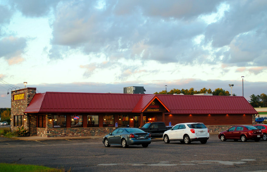 750 W Beaverbrook Ave, Spooner, WI for sale - Building Photo - Image 1 of 1