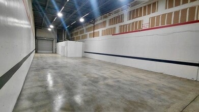 21113 Johnson St, Pembroke Pines, FL to rent Interior Photo- Image 2 of 4