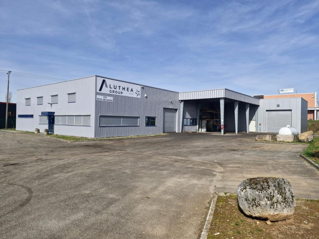 Light Industrial in Frontonas to rent Building Photo- Image 1 of 5