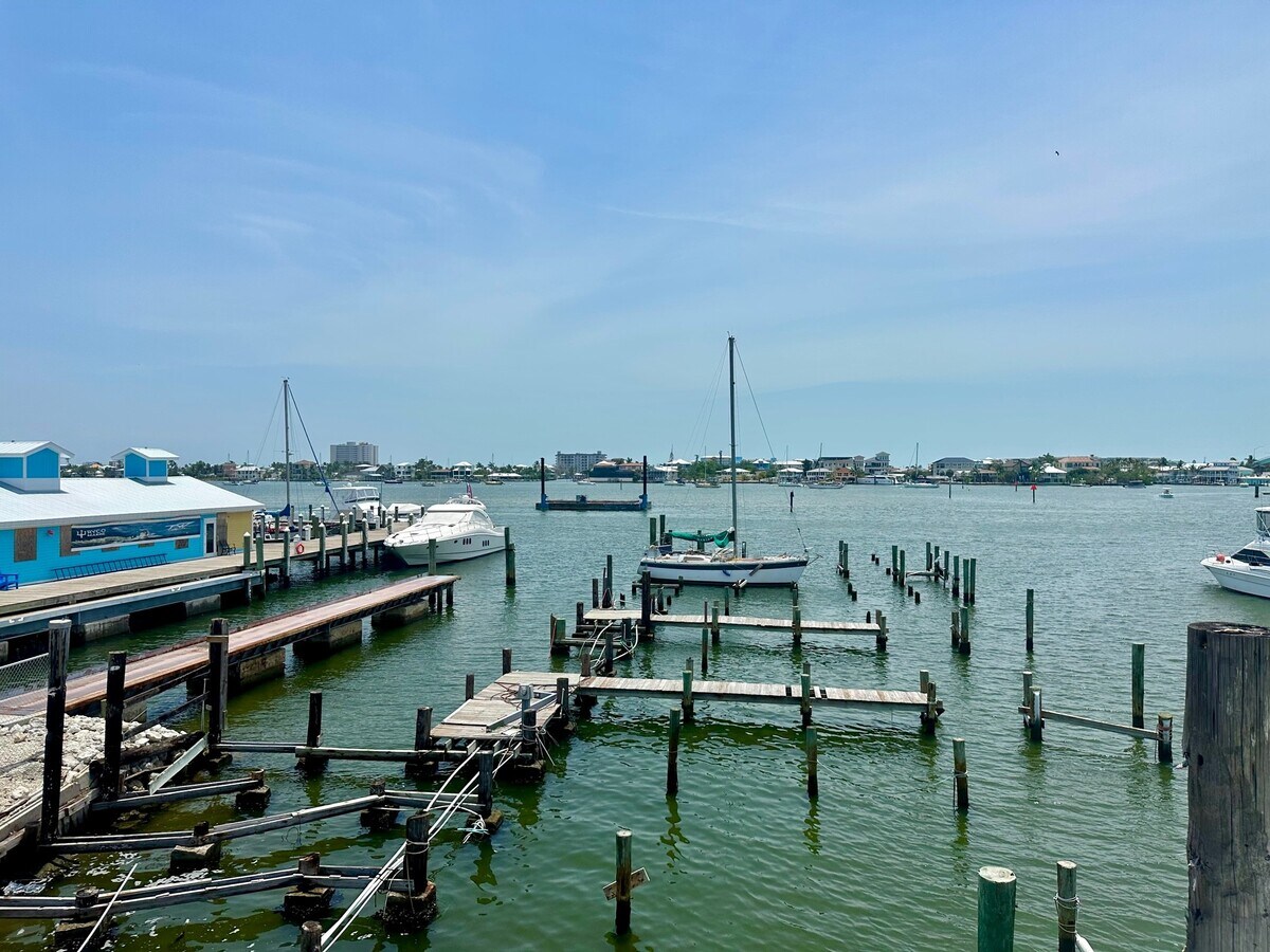 1120 Main St, Fort Myers Beach, FL 33931 The Marina on Main UK