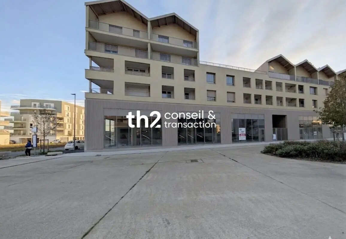 Retail in Fleury-sur-Orne for sale Building Photo- Image 1 of 3