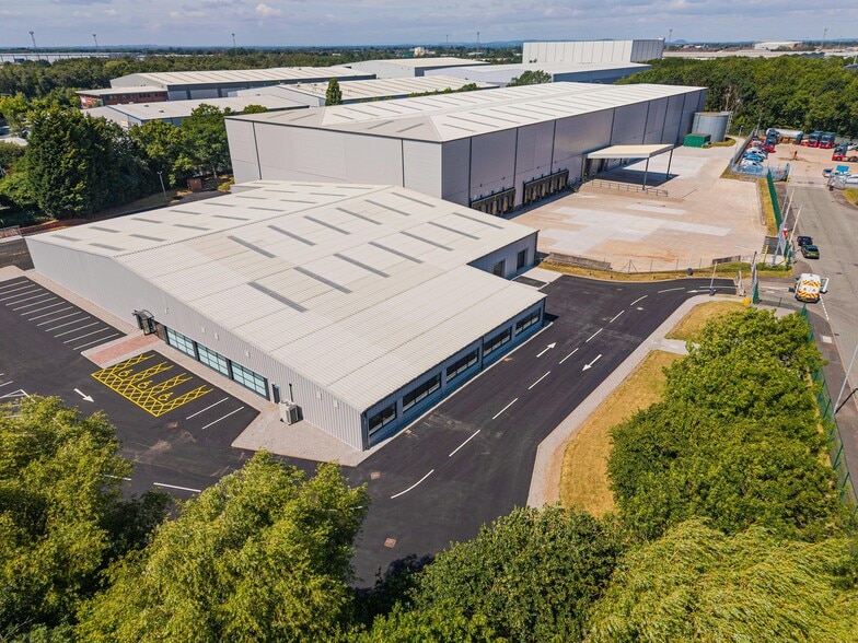 1 Duchy Rd, Crewe to rent - Building Photo - Image 3 of 11