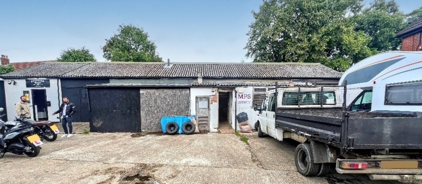 Danbury Mews, Wallington to rent Building Photo- Image 1 of 2