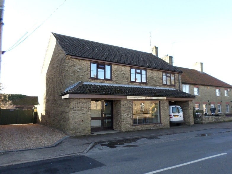 Lynn Rd, Gayton for sale - Primary Photo - Image 1 of 1