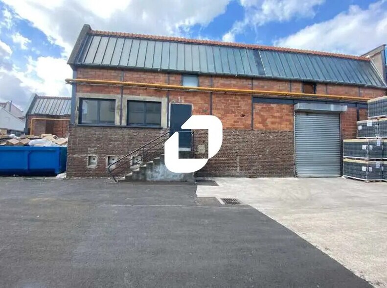 Light Industrial in Pantin to rent - Building Photo - Image 1 of 4