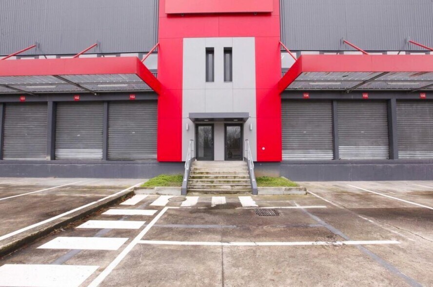 Industrial in Le Blanc-Mesnil to rent - Building Photo - Image 1 of 4